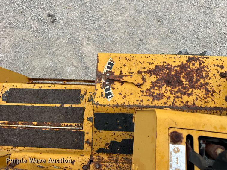 image for item DJ9682 1997 Vermeer V8550 trencher