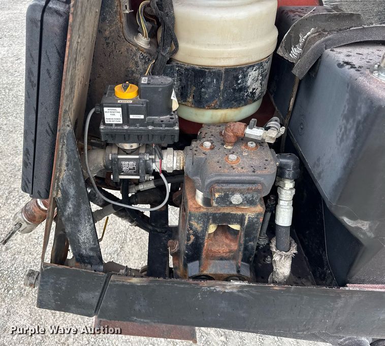 image for item DJ9683 2005 Ditch Witch JT1220 Mach 1 directional boring unit