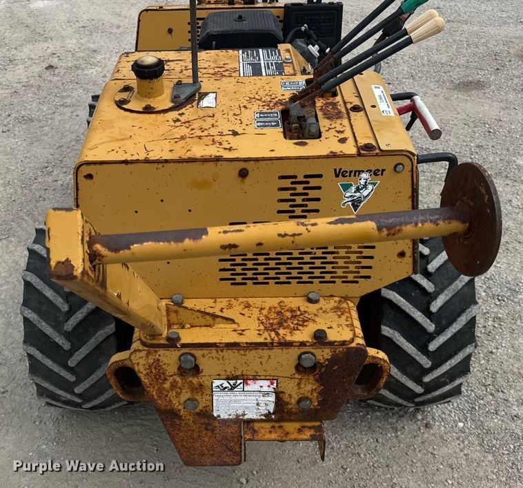 image for item DJ9684 2000 Vermeer LM25 cable plow