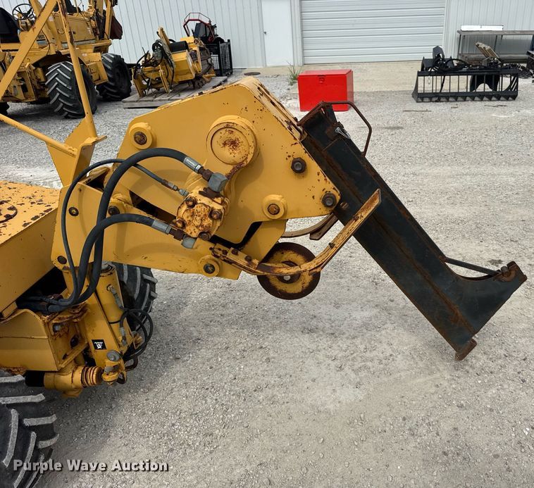 image for item DJ9684 2000 Vermeer LM25 cable plow