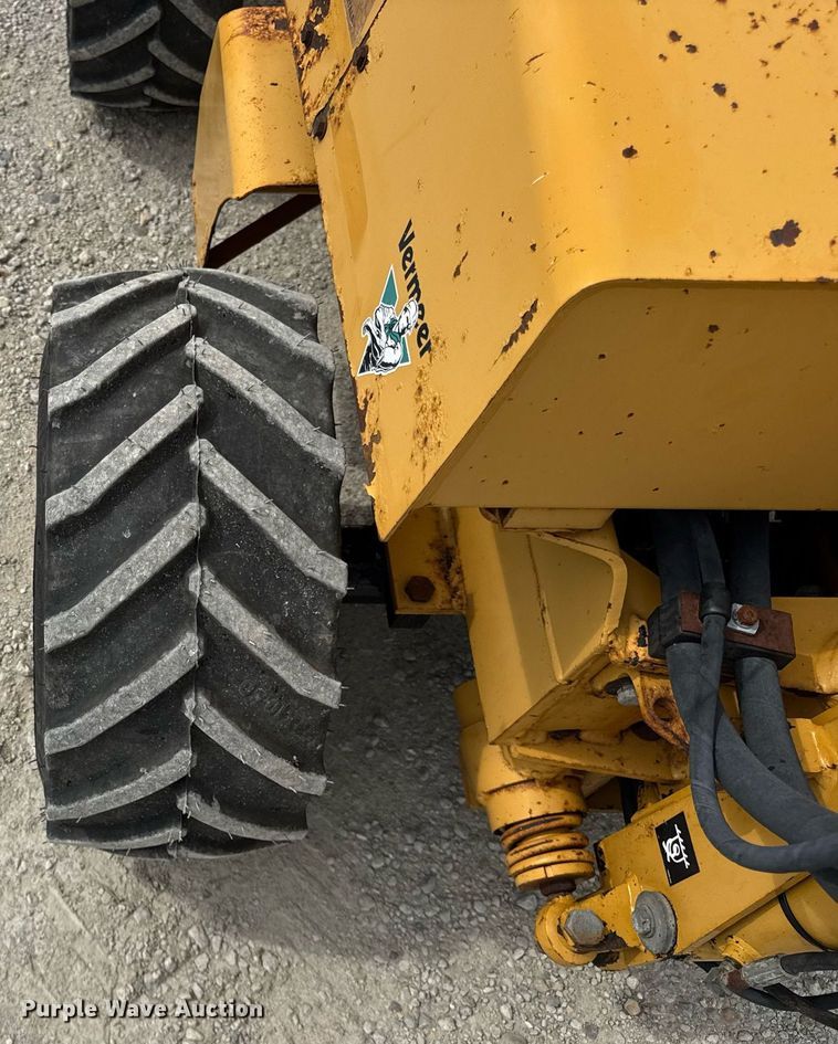 image for item DJ9684 2000 Vermeer LM25 cable plow