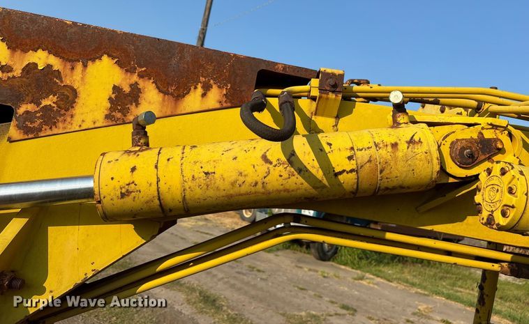 image for item DM1964 1972 Wabco 444 rigid frame motor grader