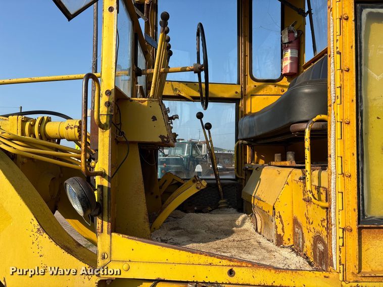 image for item DM1964 1972 Wabco 444 rigid frame motor grader