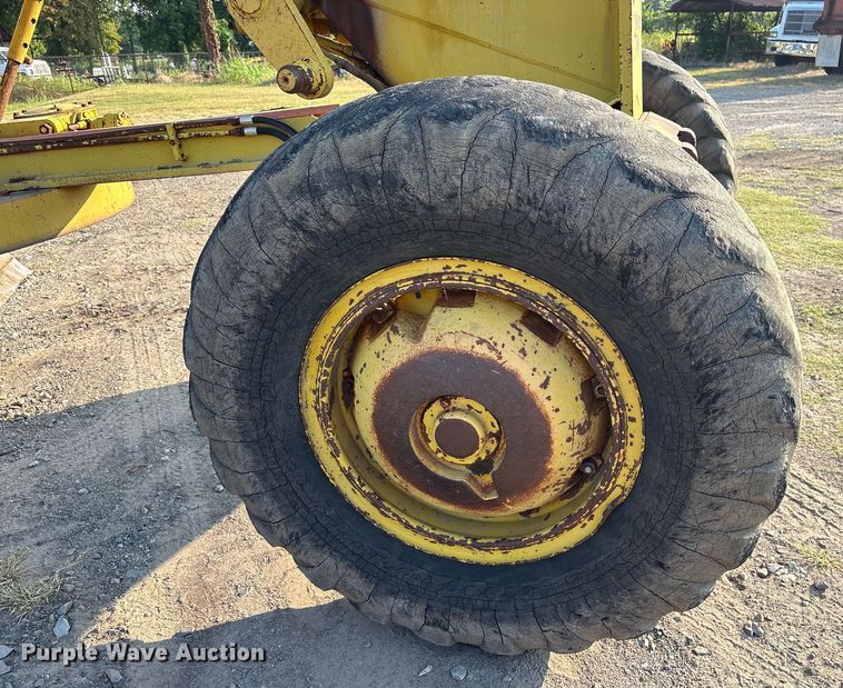 image for item DM1964 1972 Wabco 444 rigid frame motor grader