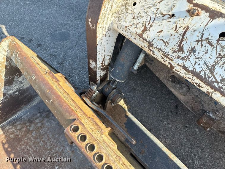 image for item DO7190 2004 Bobcat S150 skid steer loader