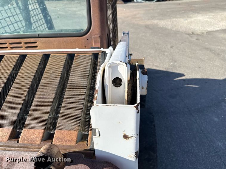 image for item DO7190 2004 Bobcat S150 skid steer loader
