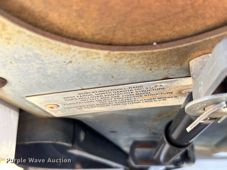 image for item DO7190 2004 Bobcat S150 skid steer loader