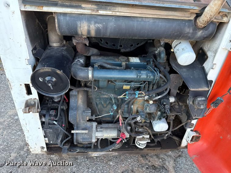 image for item DO7190 2004 Bobcat S150 skid steer loader