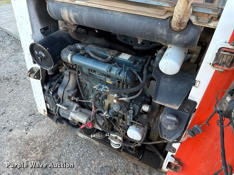 image for item DO7190 2004 Bobcat S150 skid steer loader