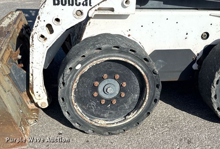 image for item DO7190 2004 Bobcat S150 skid steer loader