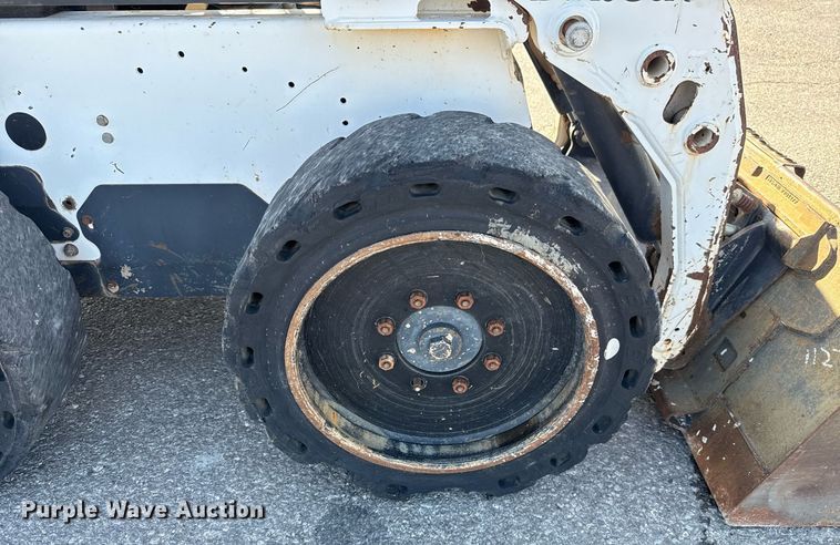 image for item DO7190 2004 Bobcat S150 skid steer loader