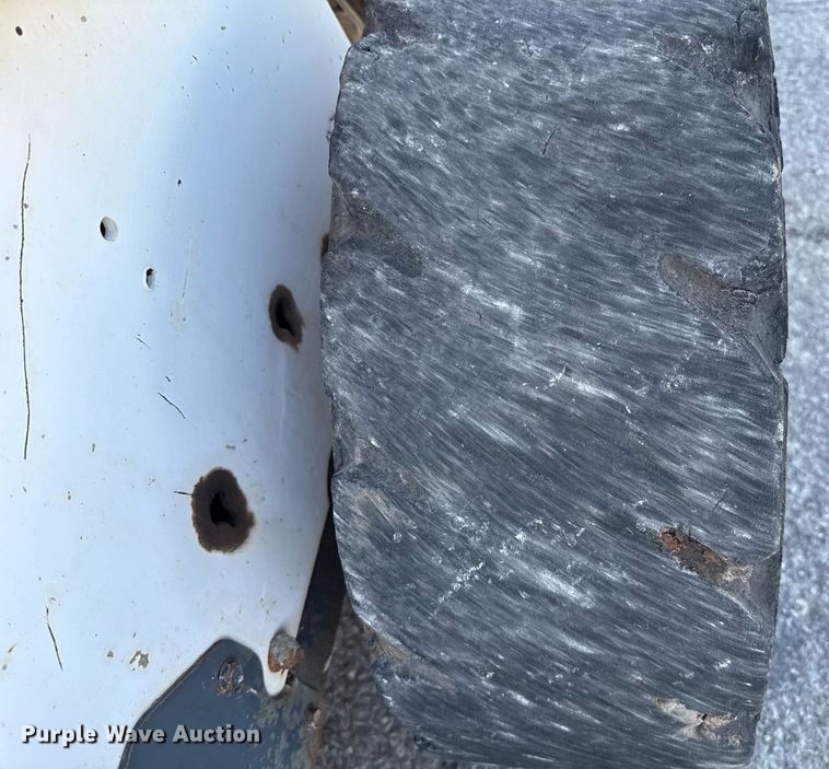 image for item DO7190 2004 Bobcat S150 skid steer loader