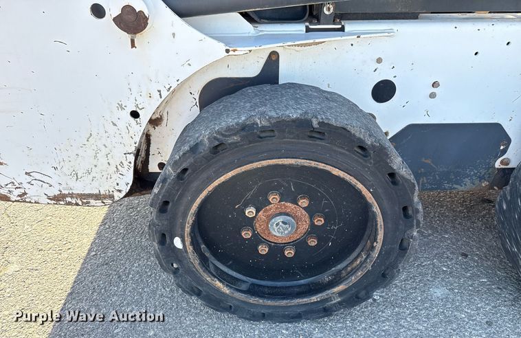 image for item DO7190 2004 Bobcat S150 skid steer loader