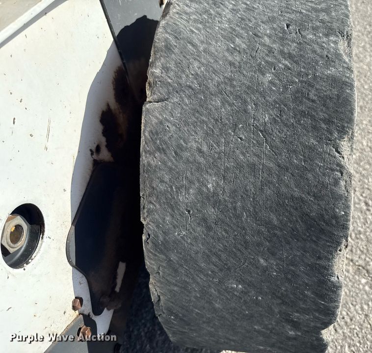 image for item DO7190 2004 Bobcat S150 skid steer loader