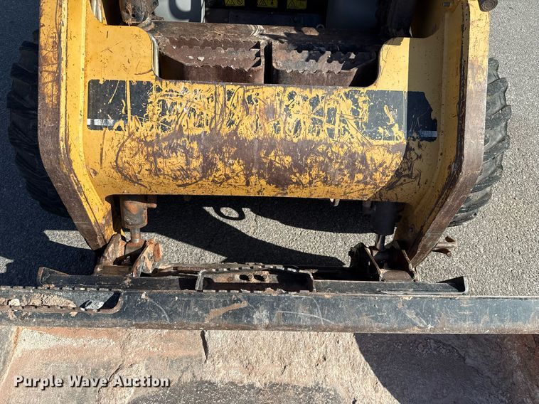 image for item DO7191 2005 Caterpillar 232B skid steer loader