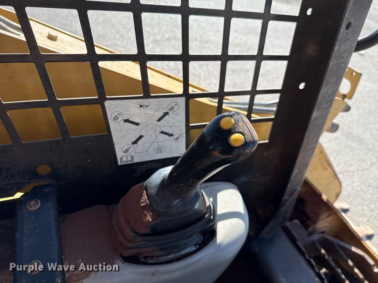 image for item DO7191 2005 Caterpillar 232B skid steer loader