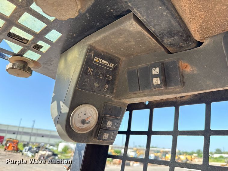 image for item DO7191 2005 Caterpillar 232B skid steer loader