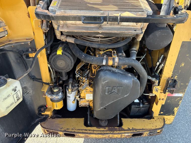 image for item DO7191 2005 Caterpillar 232B skid steer loader