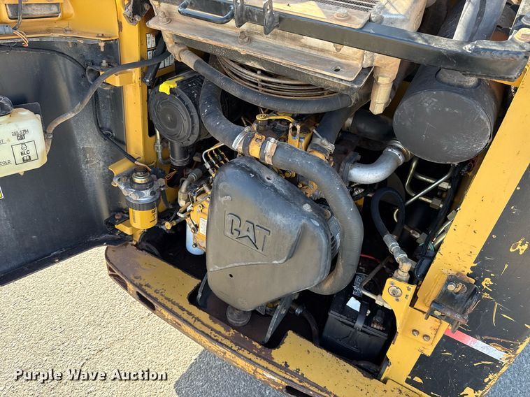 image for item DO7191 2005 Caterpillar 232B skid steer loader