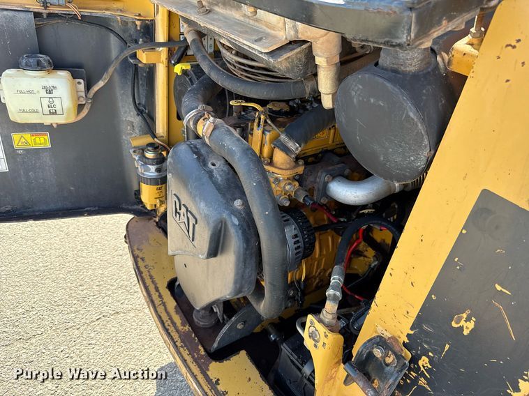 image for item DO7191 2005 Caterpillar 232B skid steer loader
