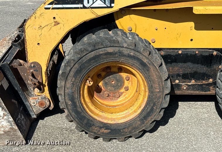 image for item DO7191 2005 Caterpillar 232B skid steer loader