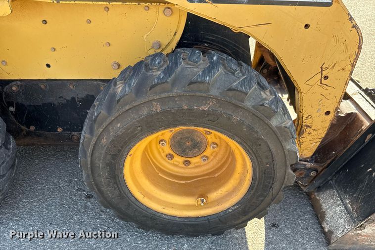 image for item DO7191 2005 Caterpillar 232B skid steer loader