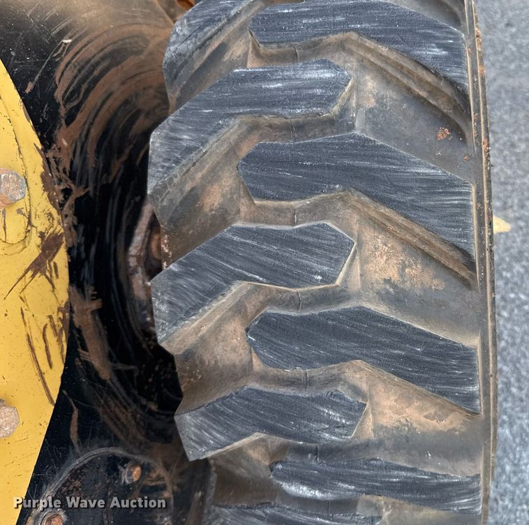 image for item DO7191 2005 Caterpillar 232B skid steer loader