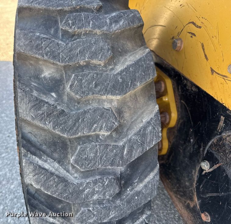 image for item DO7191 2005 Caterpillar 232B skid steer loader