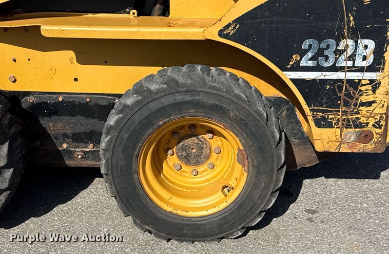 image for item DO7191 2005 Caterpillar 232B skid steer loader