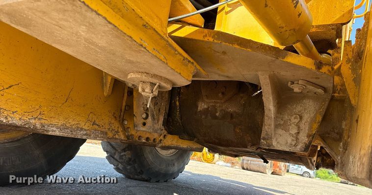 image for item DO7192 2005 John Deere 672D motor grader