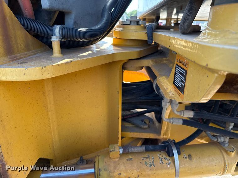 image for item DO7192 2005 John Deere 672D motor grader