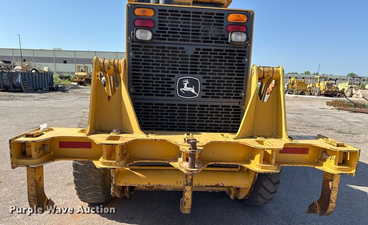 image for item DO7192 2005 John Deere 672D motor grader