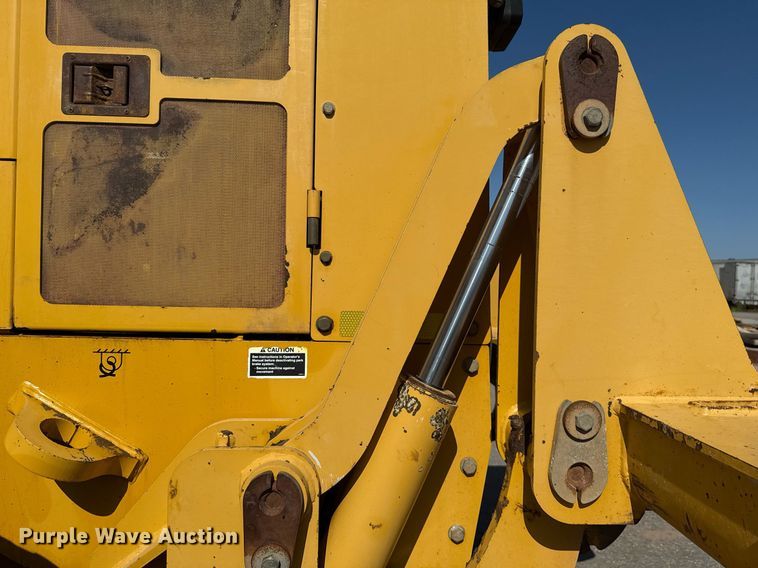 image for item DO7192 2005 John Deere 672D motor grader