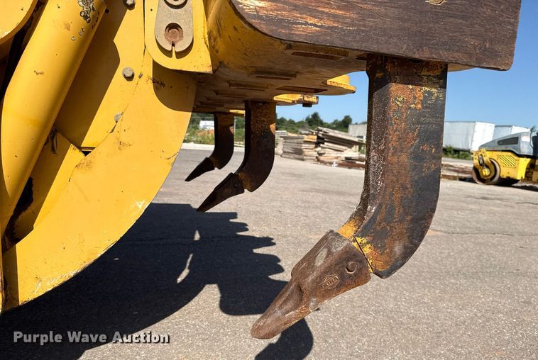 image for item DO7192 2005 John Deere 672D motor grader