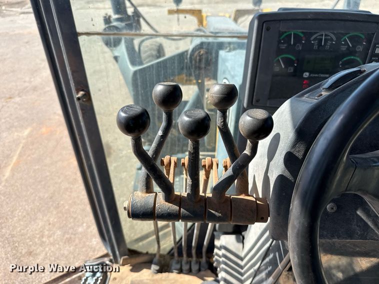 image for item DO7192 2005 John Deere 672D motor grader