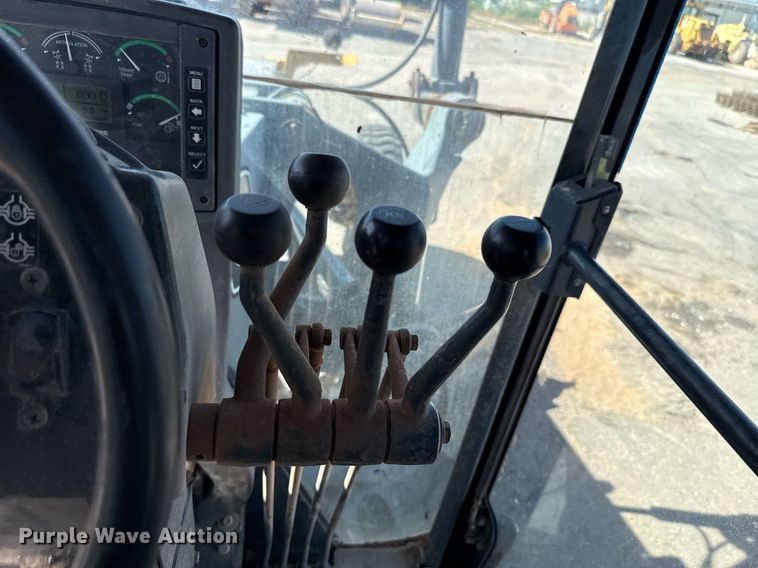 image for item DO7192 2005 John Deere 672D motor grader