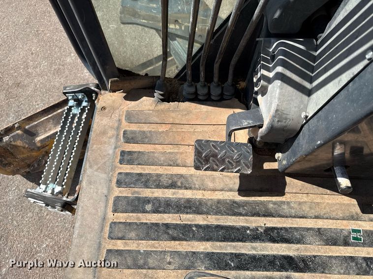 image for item DO7192 2005 John Deere 672D motor grader