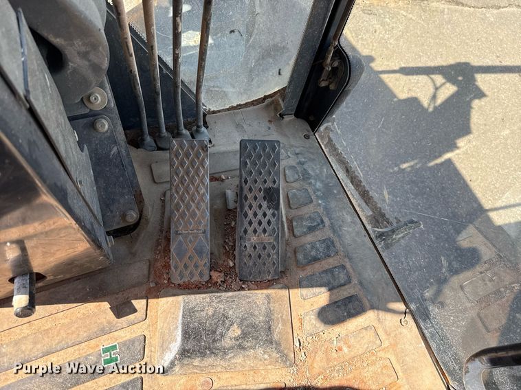 image for item DO7192 2005 John Deere 672D motor grader