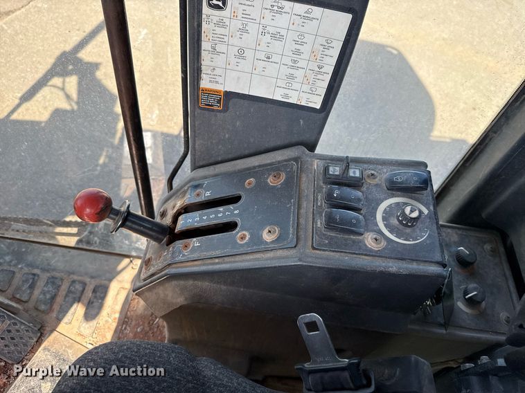 image for item DO7192 2005 John Deere 672D motor grader