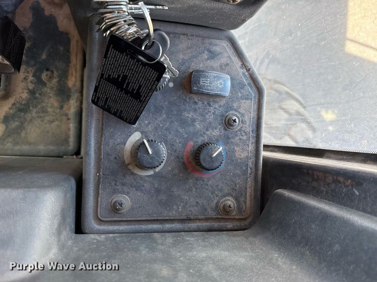 image for item DO7192 2005 John Deere 672D motor grader