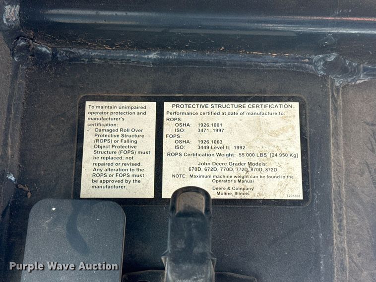 image for item DO7192 2005 John Deere 672D motor grader