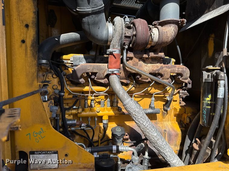image for item DO7192 2005 John Deere 672D motor grader