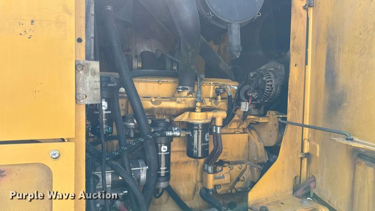 image for item DO7192 2005 John Deere 672D motor grader