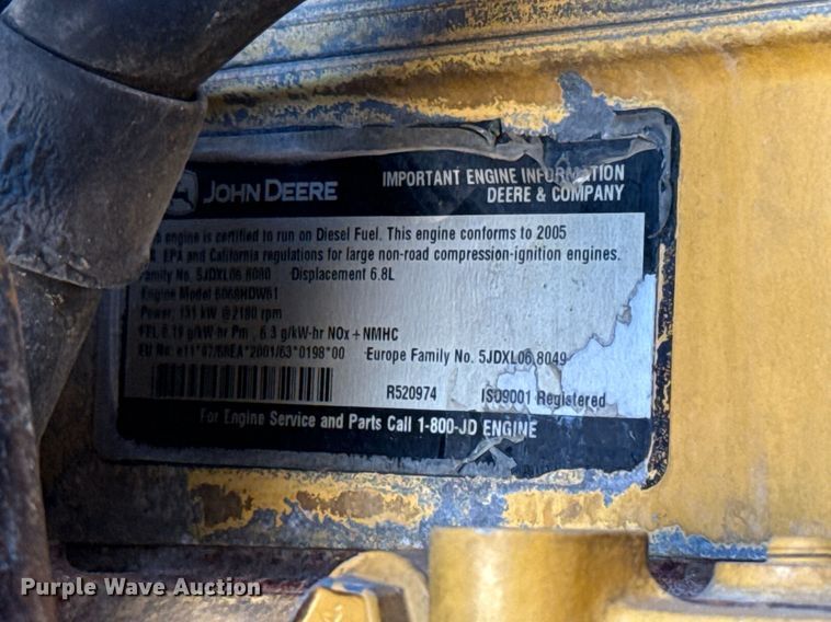 image for item DO7192 2005 John Deere 672D motor grader