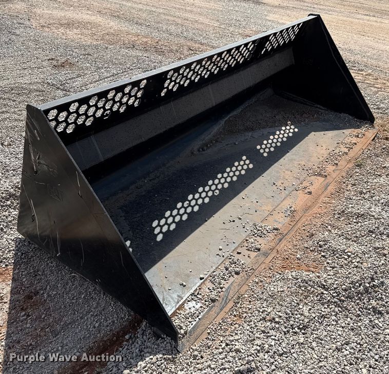 image for item DO7201 Caterpillar 469-0773 skid steer bucket