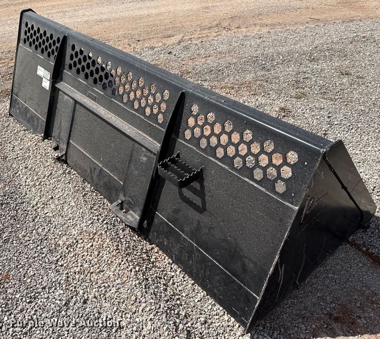 image for item DO7201 Caterpillar 469-0773 skid steer bucket