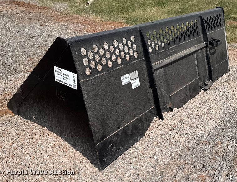 image for item DO7201 Caterpillar 469-0773 skid steer bucket