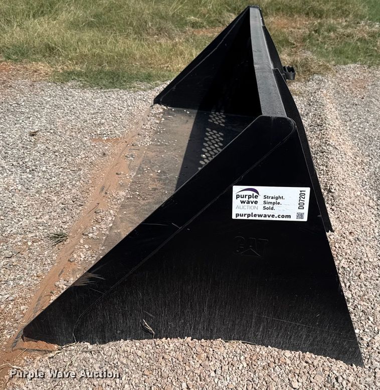 image for item DO7201 Caterpillar 469-0773 skid steer bucket