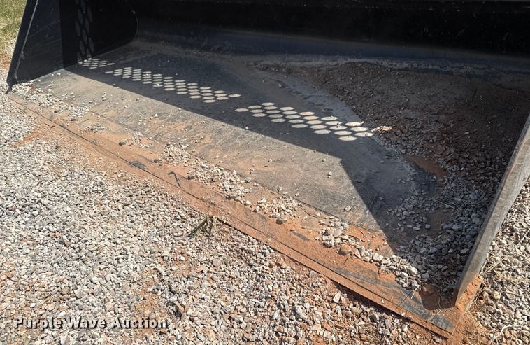 image for item DO7201 Caterpillar 469-0773 skid steer bucket