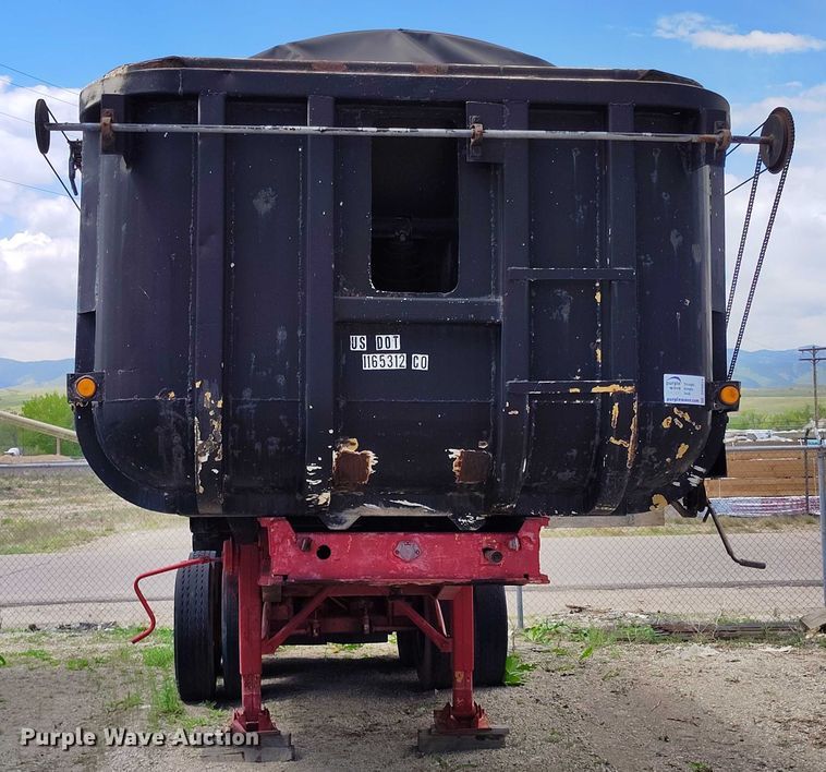 image for item DP4974 1979 Hobbs FCL-M2-22-7.5 end dump trailer